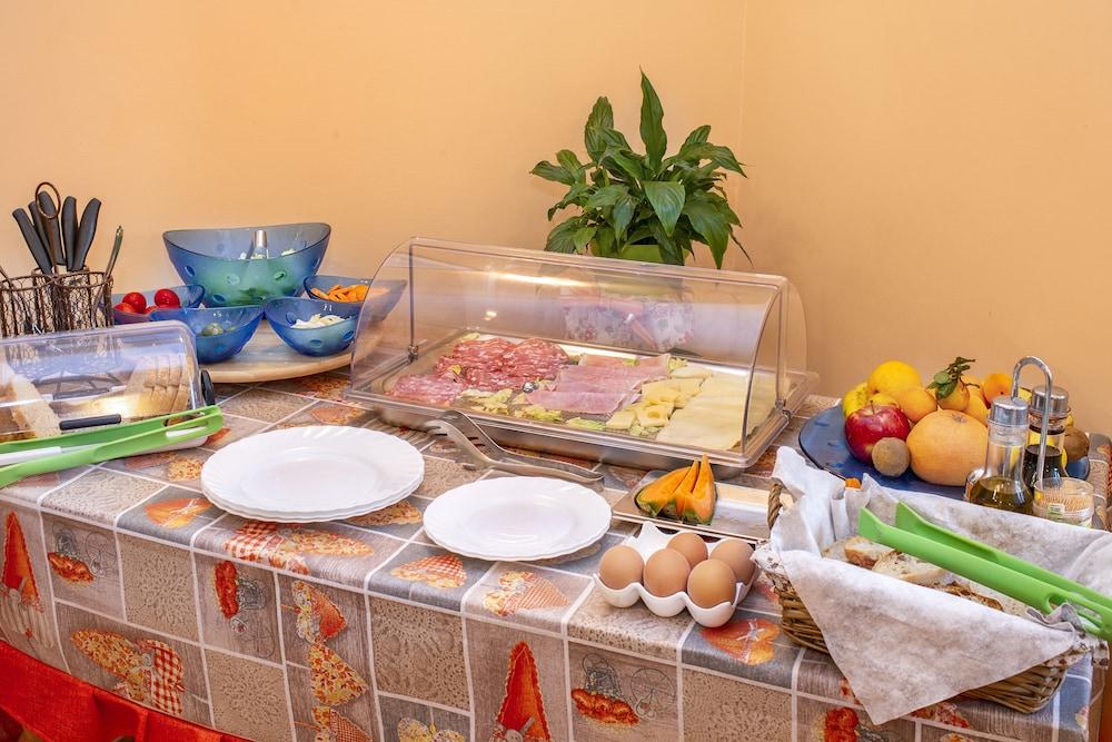 ホテル イル カザーレ ソレント エクステリア 写真
